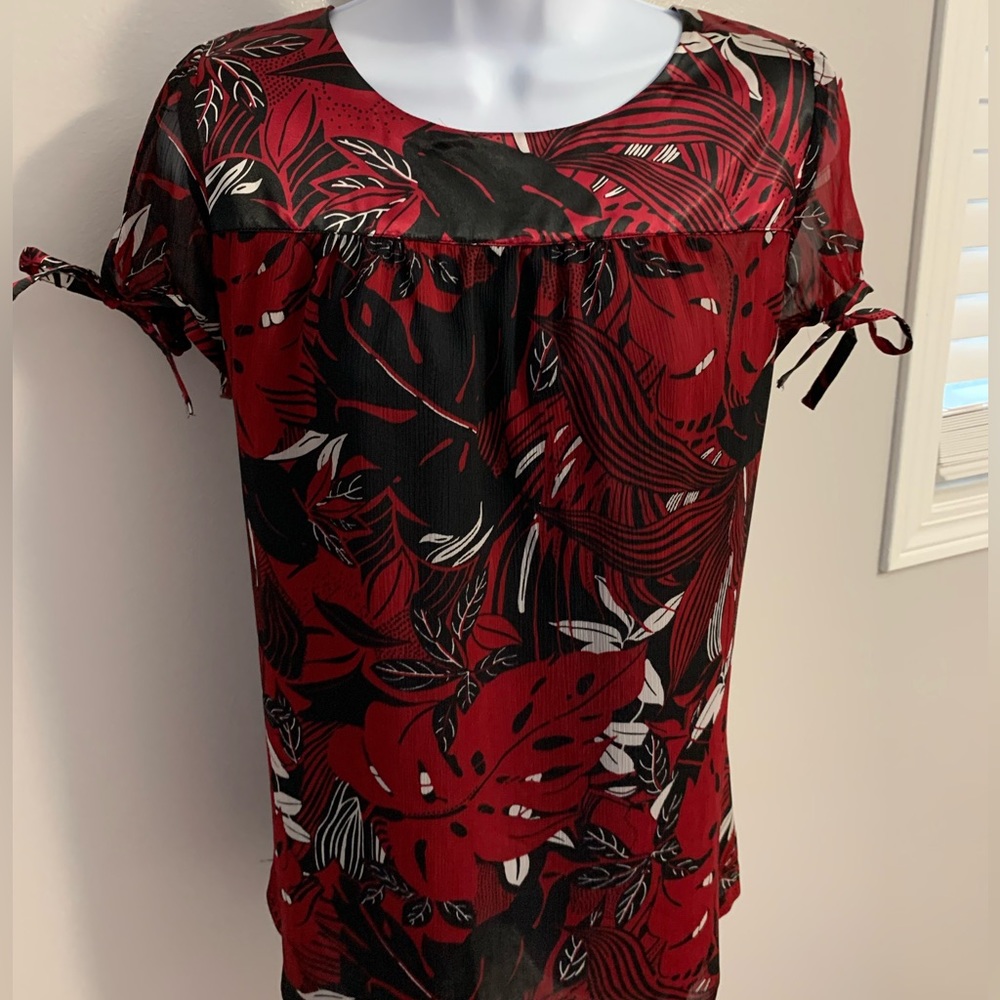 Apt. 9 Satin Look Floral Top